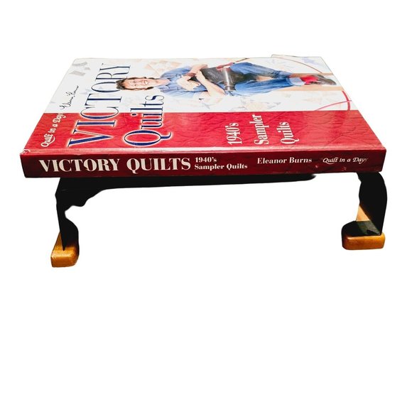 Victory Quilts Eleanor Burns 1940's Sampler quilts Book hardcover - Picture 3 of 7